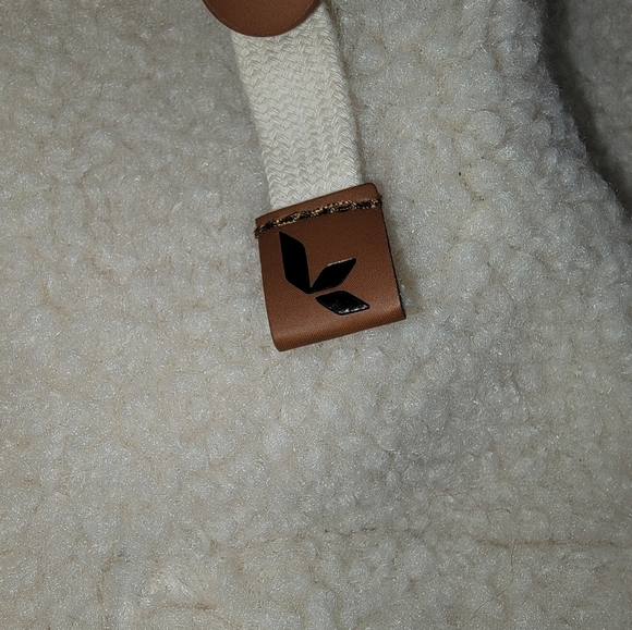 UGG Cream Puffer Jacket with Classic Design - Picture 3 of 12